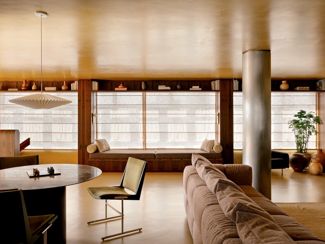 Manu Gavassi e Jullio Reis abrem apartamento, em São Paulo; assista ao tour
