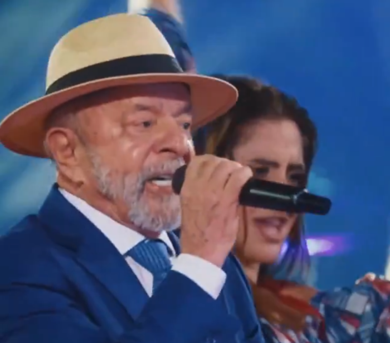 Montagem feita por intelig&ecirc;ncia artificial coloca presidente e candidato &agrave; reelei&ccedil;&atilde;o Lula (PT) como a cantora Juliette