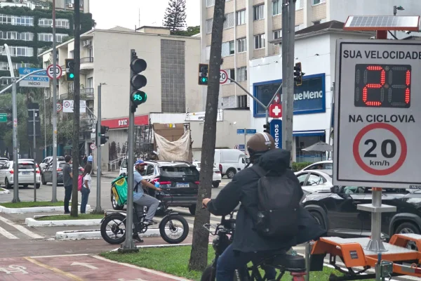 Faria Lima concentra abordagem a bike elétrica na 1ª semana de fiscalização - destaque galeria