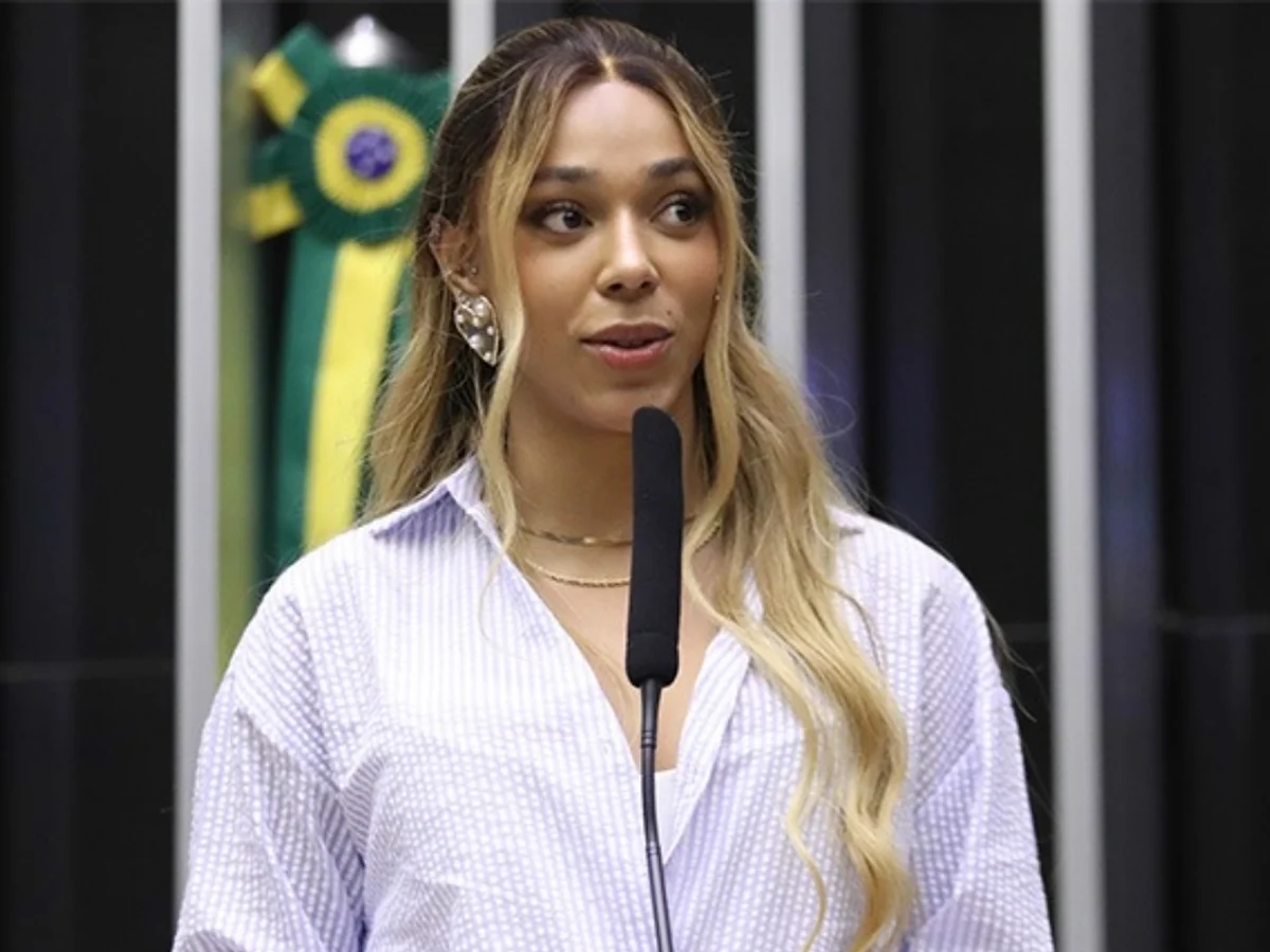 Profetas do Passado e bolsonaristas de armário (por Tânia Fusco)
