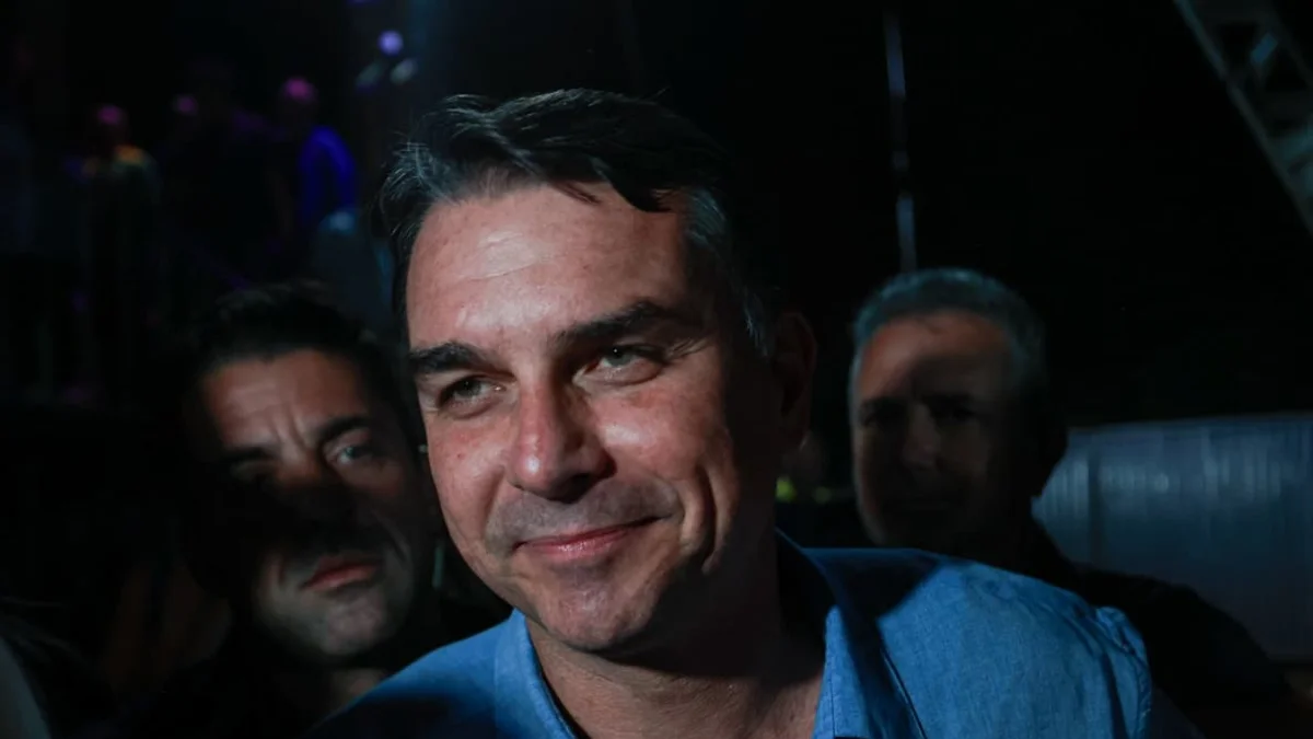 Flávio Bolsonaro vence Lula no Japão no 2º turno das eleições