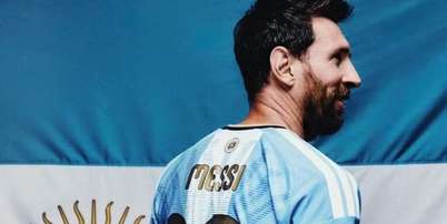Camisa especial para a despedida de Messi na sele&ccedil;&atilde;o da Argentina - Foto: Divulga&ccedil;&atilde;o / Jogada10