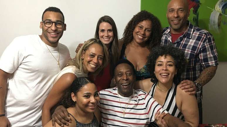 Herdeiros de Pelé não receberam nada quase 3 anos após a morte dele e imóveis estão à venda para pagar dívidas
