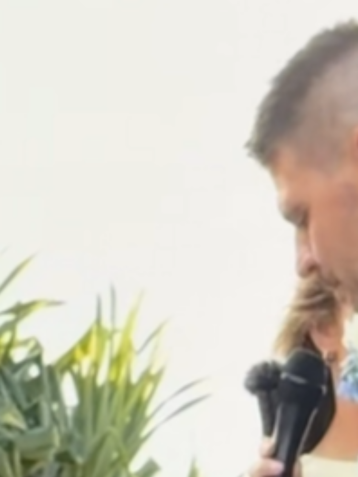 Noivo erra o nome da esposa no altar e viraliza nas redes sociais; assista