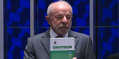 Lula usa tom eleitoral na promulgação do fim da escala 6x1 e diz que é 'mentira' que ela gerará crise Foto: Reprodução/TV Senado