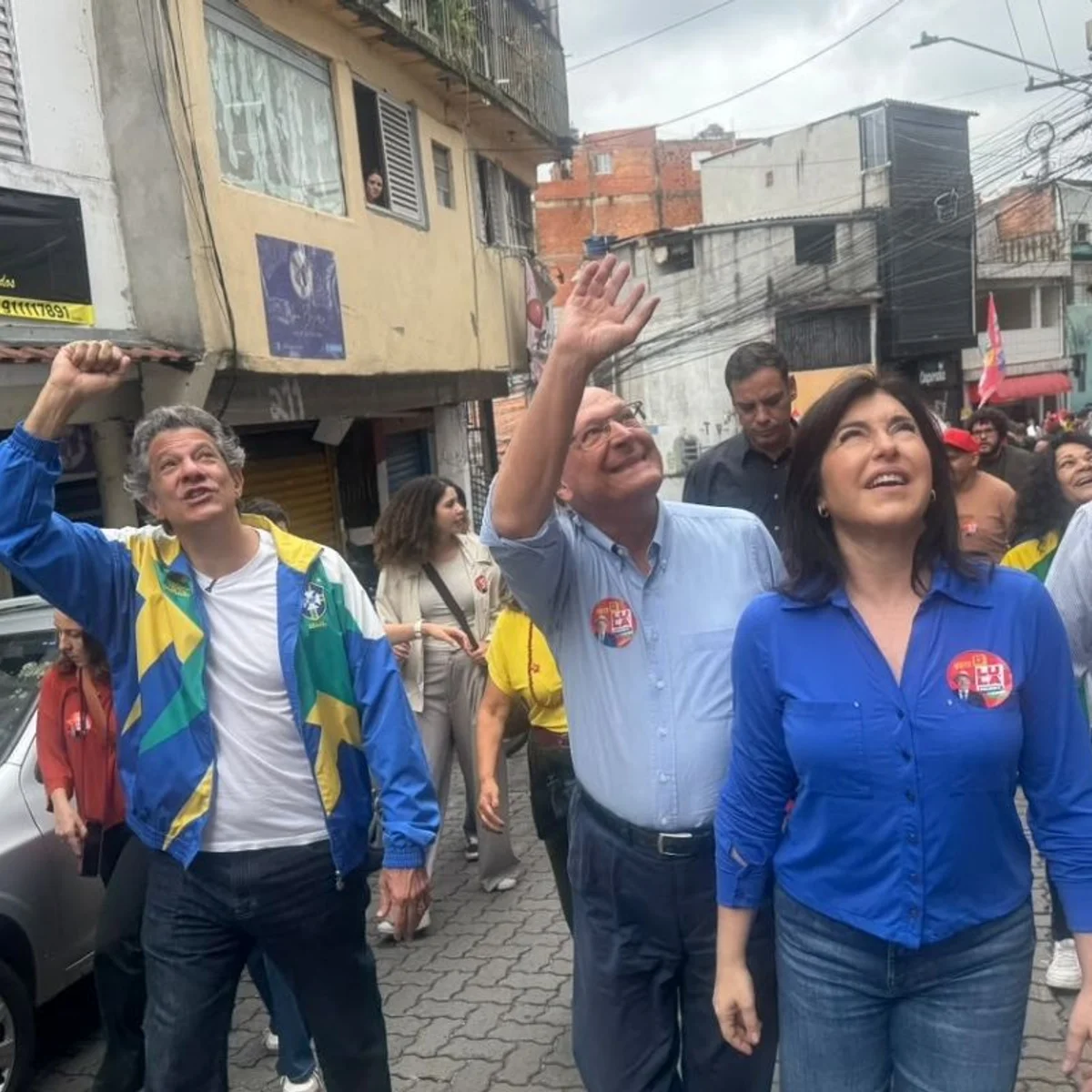 Alckmin, Haddad e Tebet participam de caminhada pró-Lula em Heliópolis
