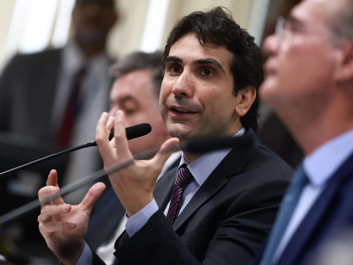 Gabriel Galípolo depõe à Polícia Federal como testemunha no Caso Master