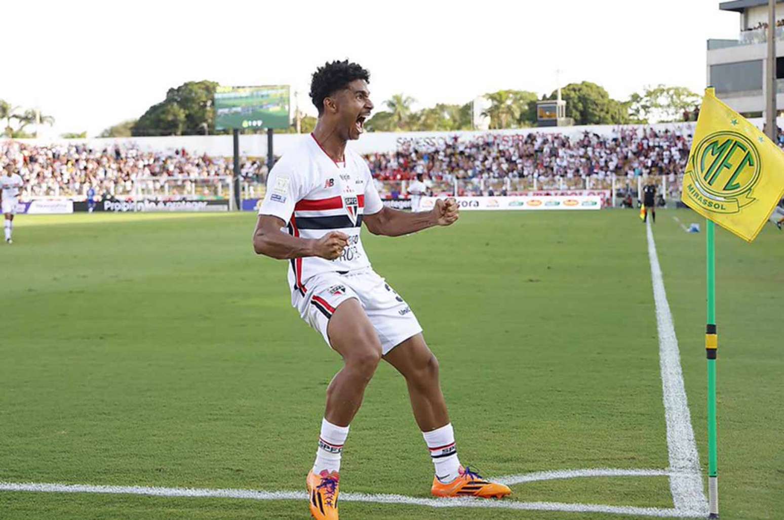 Pedro Lima comemora gol de empate do S&atilde;o Paulo &ndash;