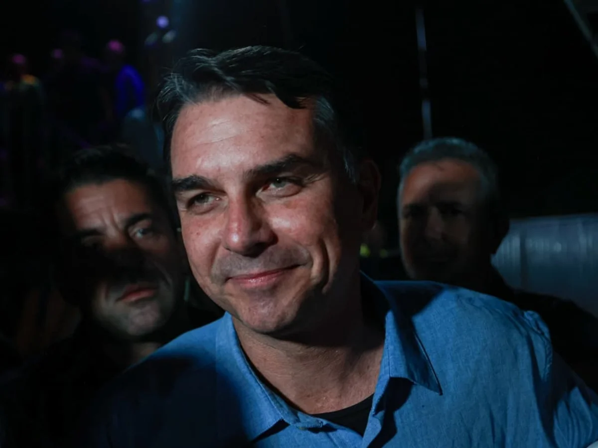 Flávio Bolsonaro vence Lula no Japão no 2º turno das eleições