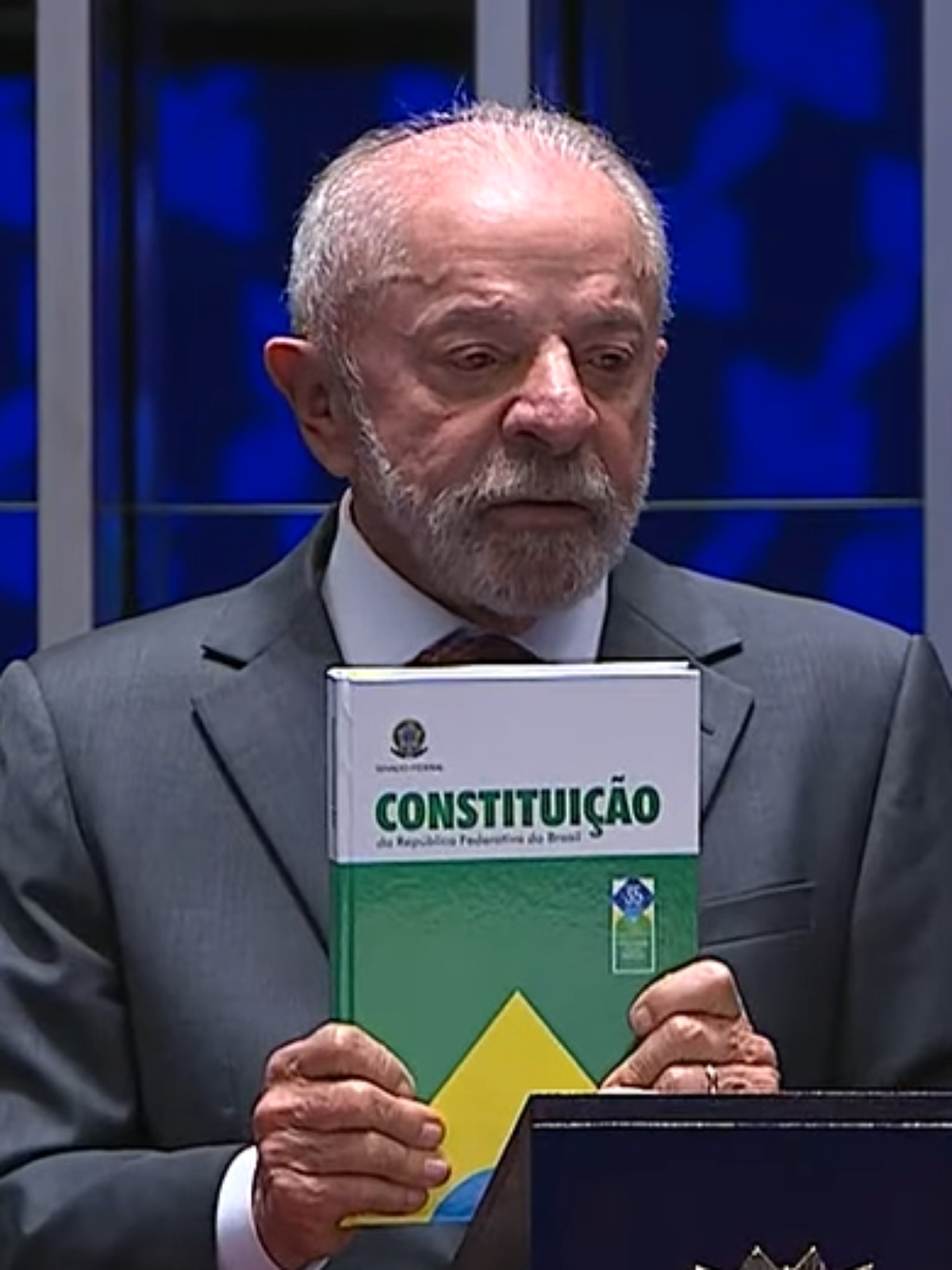 Lula usa tom eleitoral na promulgação do fim da escala 6x1 e diz que é 'mentira' que ela gerará crise