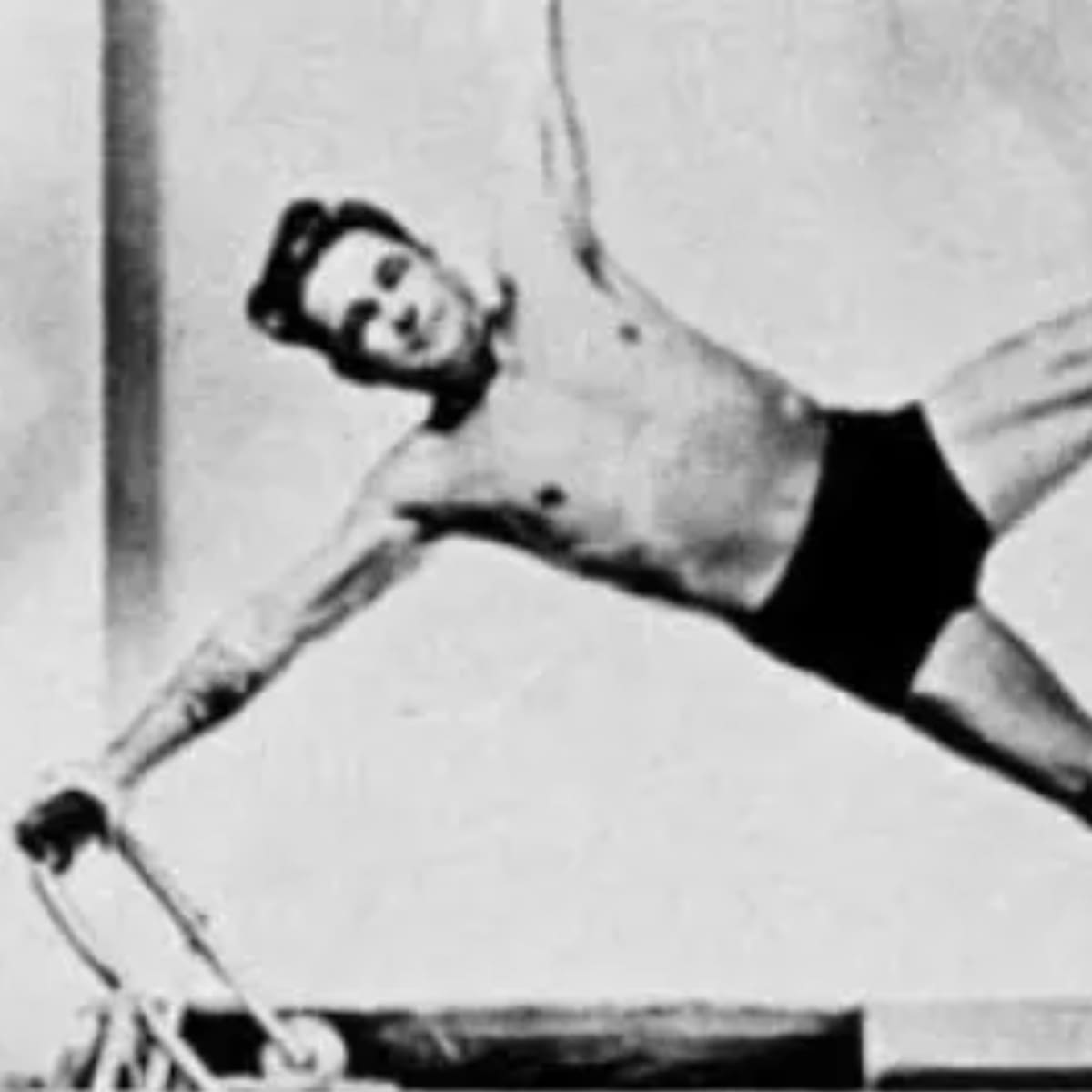 Imagem da matéria: Joseph Pilates, creador del método de entrenamiento: "La felicidad está subordinada al bienestar físico"