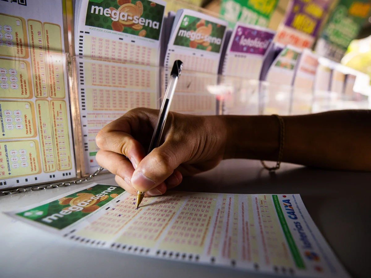 Mega-Sena acumula e próximo concurso pode pagar mais de R$ 180 milhões