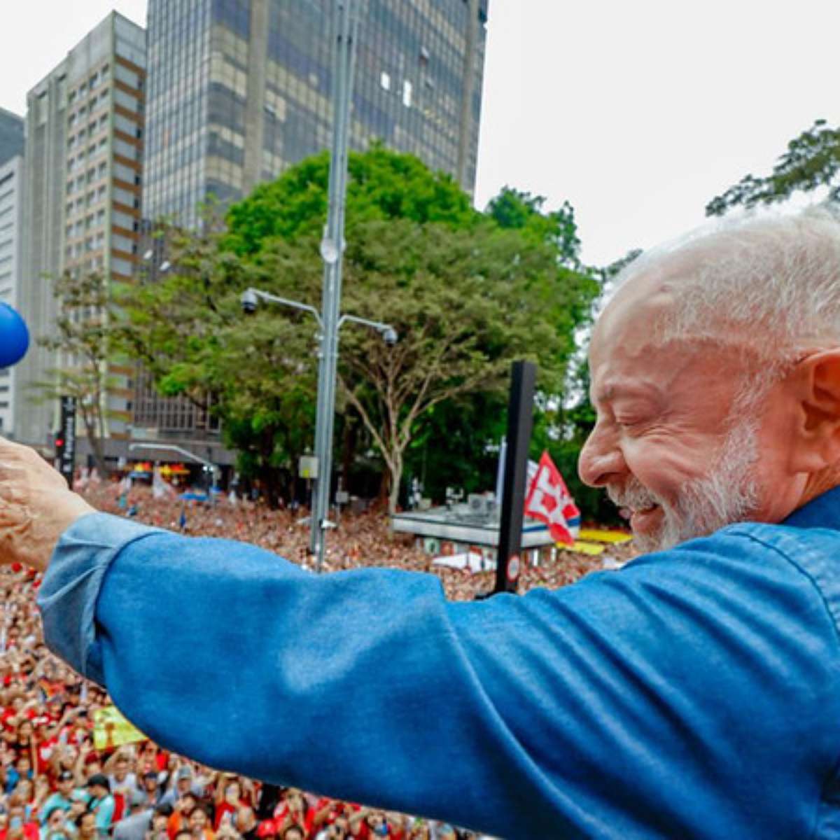 Lula: 'Vamos votar fim da escala 6x1 na quarta-feira, já está conversado'