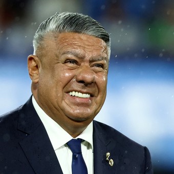 Chiqui Tapia y su llamativa omisión al felicitar a Estudiantes: no mencionó a Verón, pero dos días antes sí lo había hecho con Riquelme