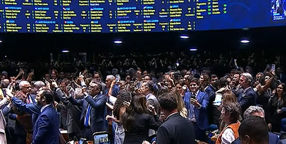 Senado Federal na noite desta quarta-feira, 14, na votação da PEC que prevê o fim da escala 6x1 Foto: Reprodução/Youtube/TV Senado