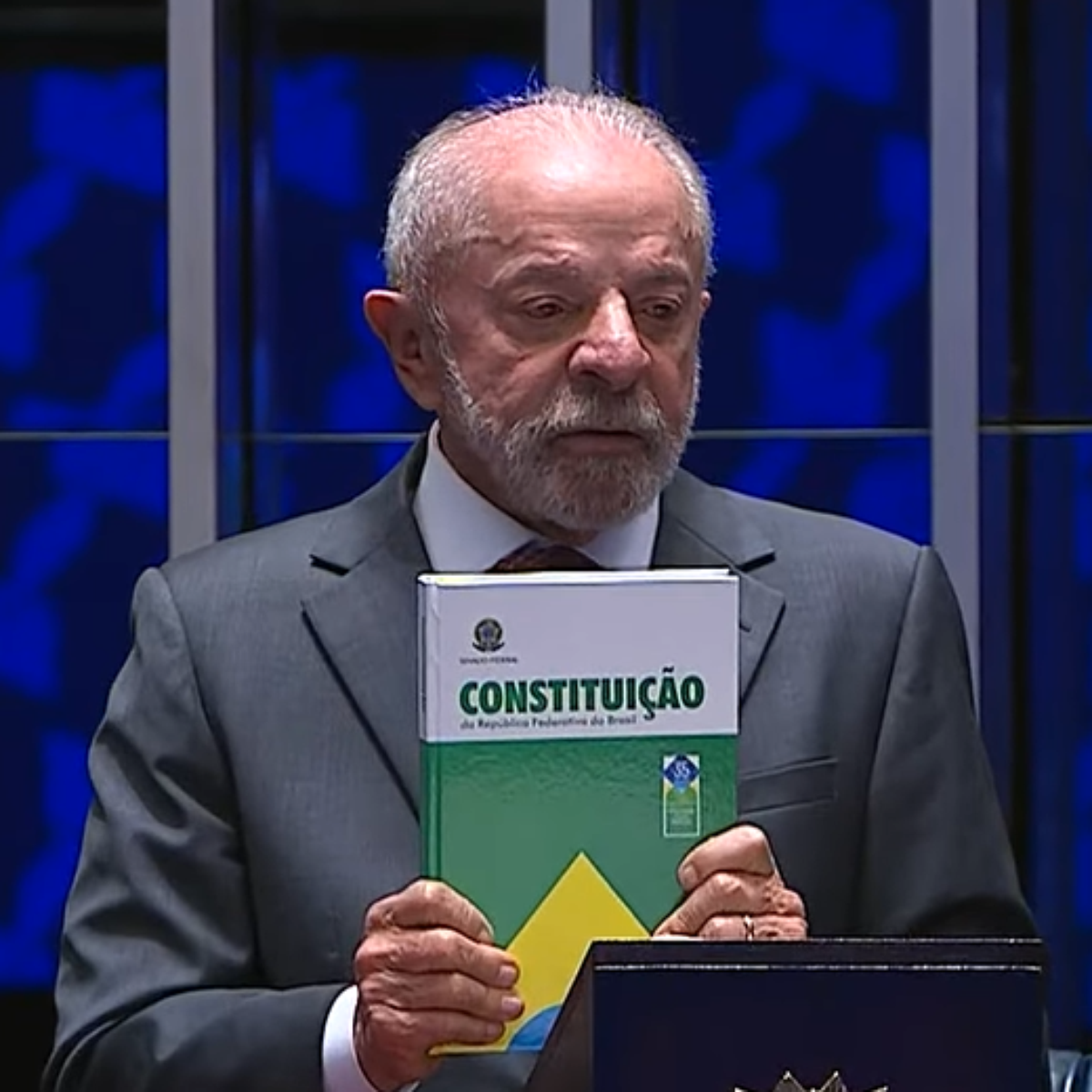 Lula usa tom eleitoral na promulgação do fim da escala 6x1 e diz que é 'mentira' que ela gerará crise