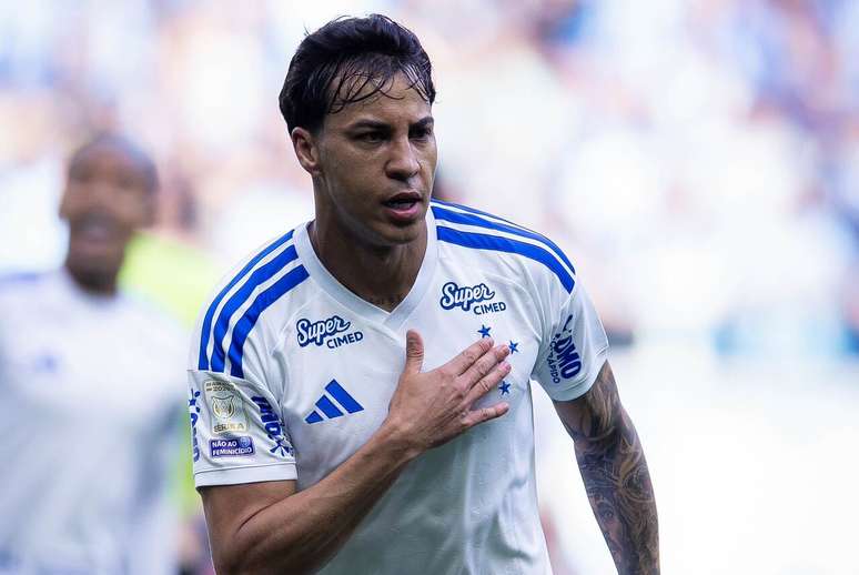 Fora de casa, Cruzeiro vence Grêmio de virada com três de Kaio Jorge