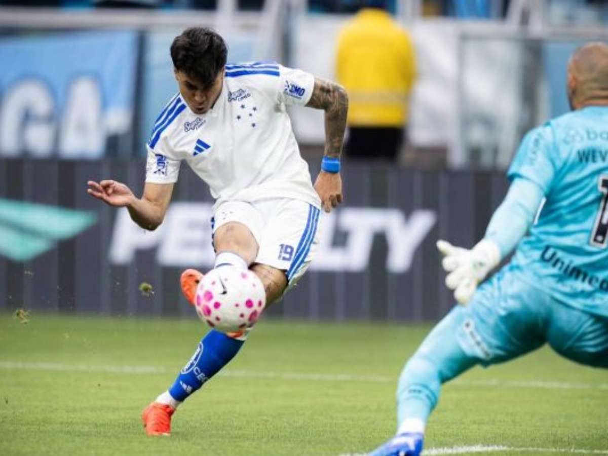 Fora de casa, Cruzeiro vence Grêmio de virada com três de Kaio Jorge