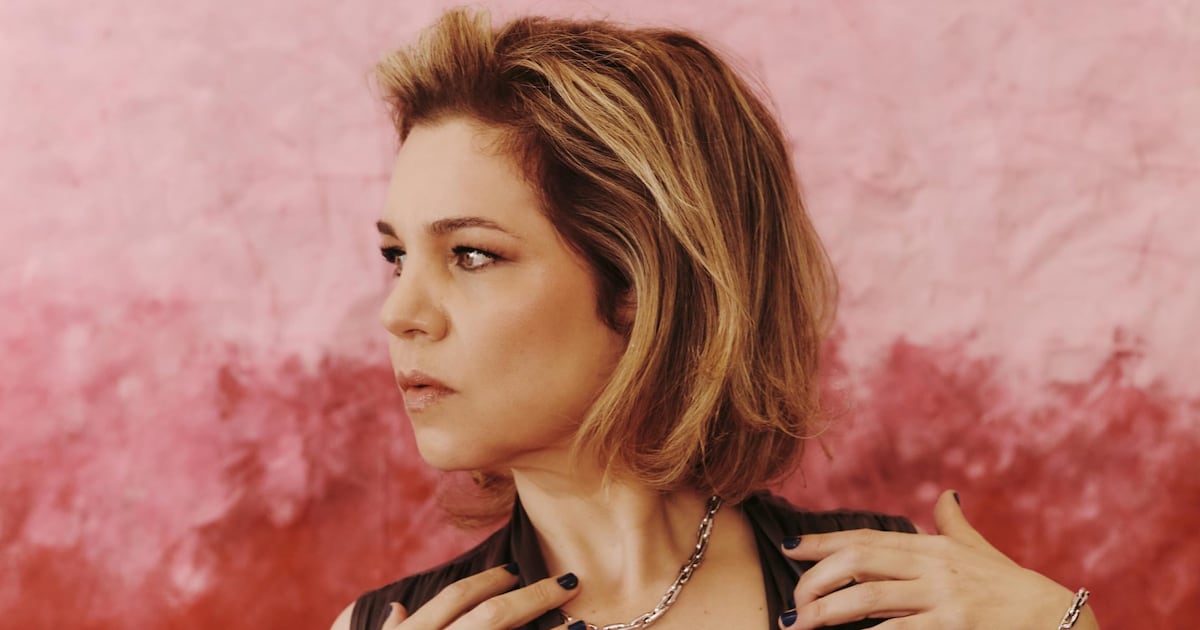 Isabel Teixeira, 52, realiza cirurgia preventiva nas mamas após diagnóstico de síndrome de Li‑Fraumeni