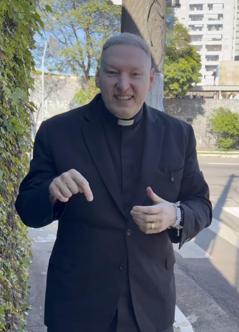 Padre Marcelo Rossi diz que nem a mãe sabe seu voto: 'Deus abençoe'